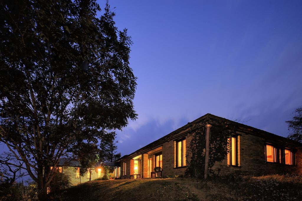 Tiger Mountain Pokhara Lodge Exterior foto